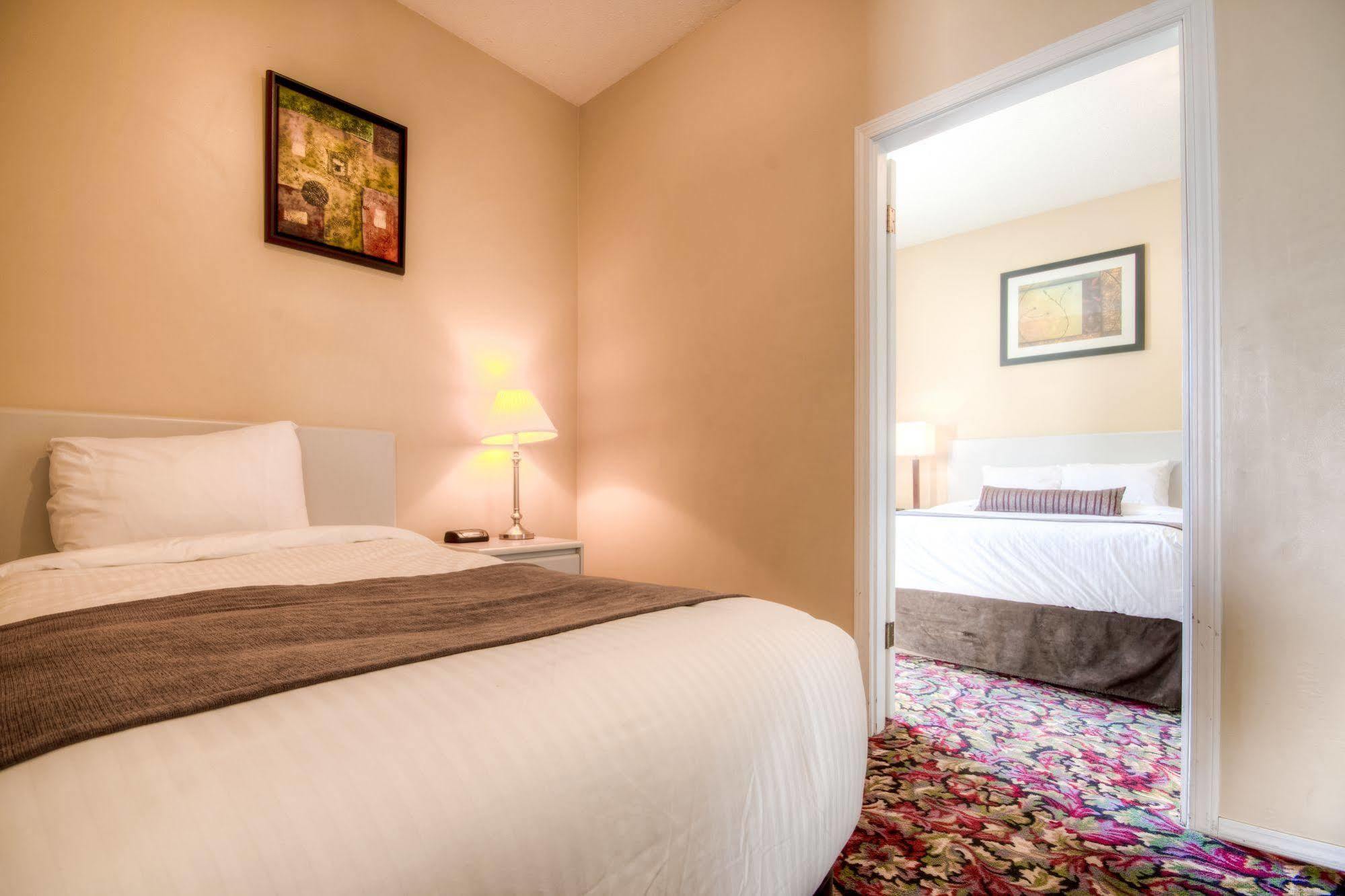 Creston Hotel & Suites Eksteriør bilde