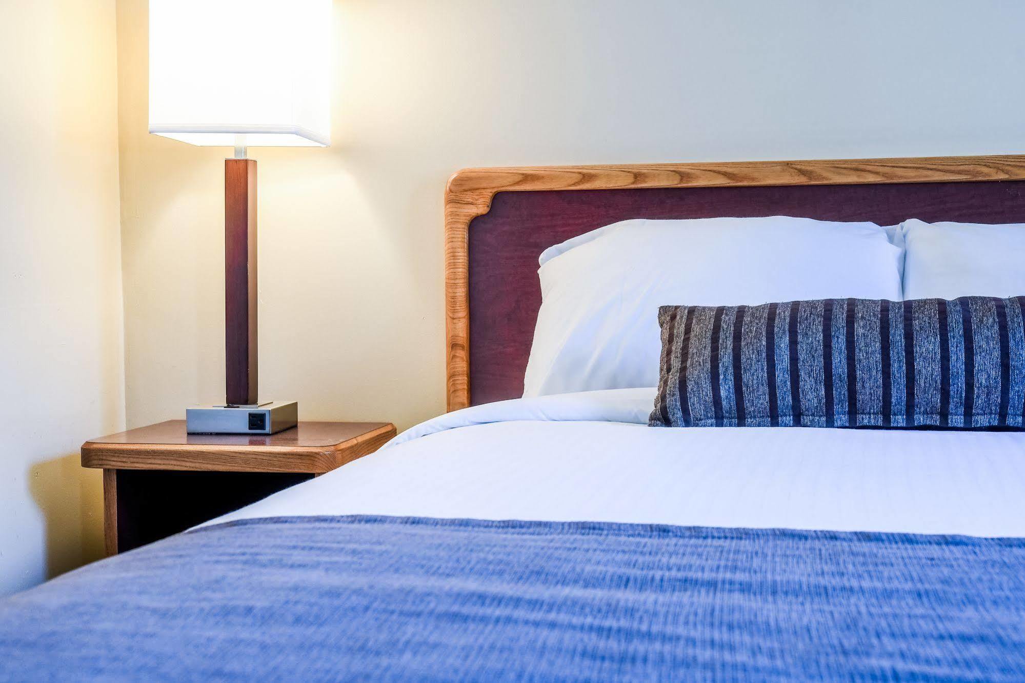 Creston Hotel & Suites Eksteriør bilde